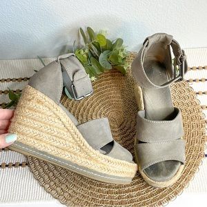 UNIVERSAL THREAD | Caroline Ankle Strap Espadrille Wedge Grey